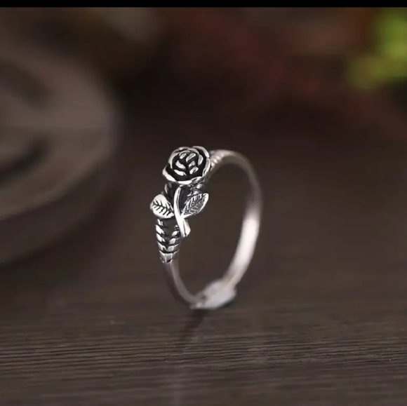 NEW! Vintage look  rose ring.  Eternal love  🌹 - Picture 1 of 7
